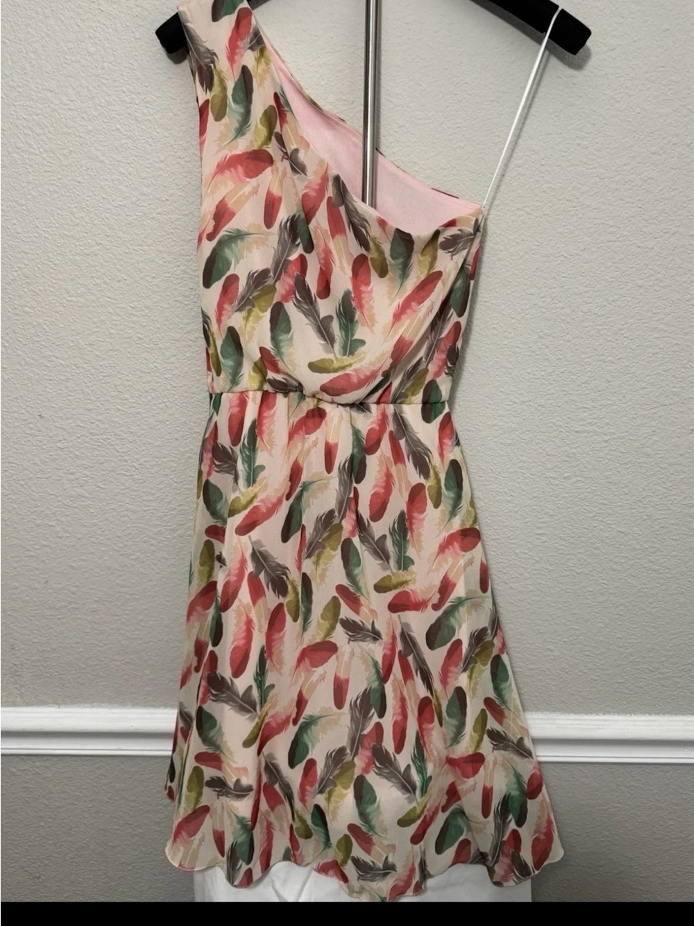 One-Shoulder Feather Print Dress